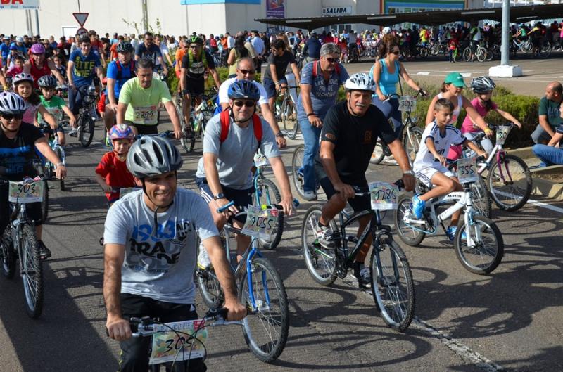 El Día de la Bicicleta reúne a muchas familias en Badajoz/ Parte 1