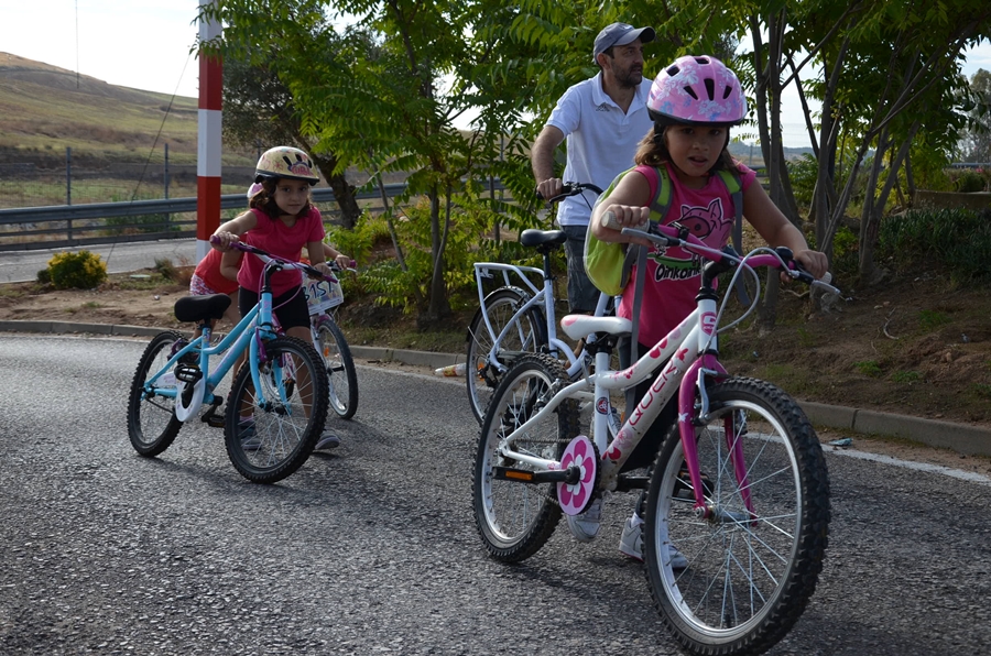 El Día de la Bicicleta reúne a muchas familias en Badajoz/ Parte 1