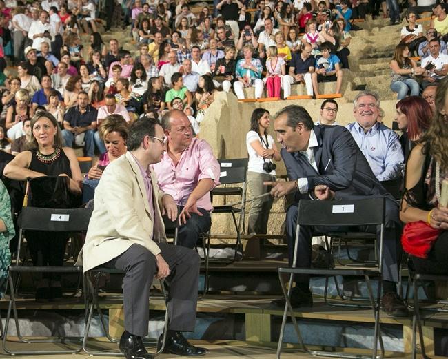 Monago asiste a la primera representación celebrada en Medellín