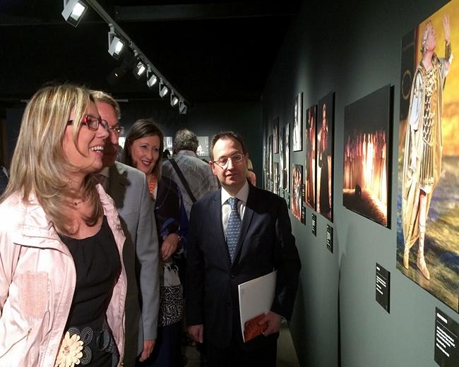 Madrid expone fotografías de los 60 años del Festival de Mérida