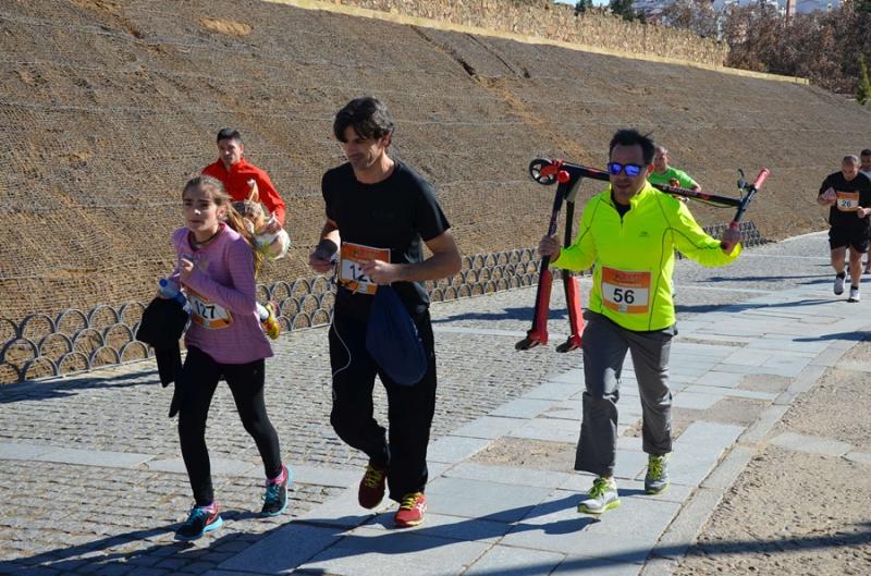 Cerca de 200 corredores participan en la carrera solidaria “Ningún Niñ@ sin juguete” Parte 1