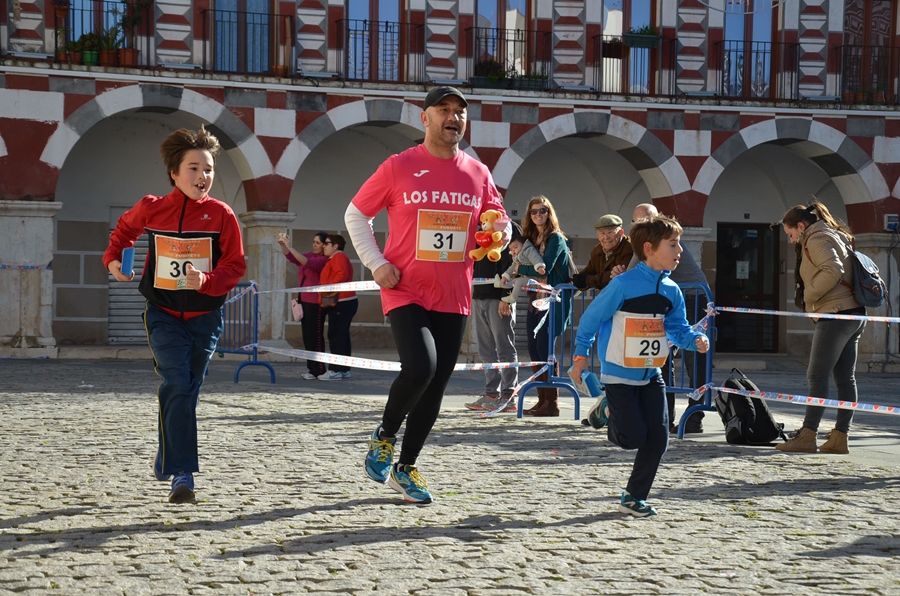 Cerca de 200 corredores participan en la carrera solidaria “Ningún Niñ@ sin juguete”    Parte 2