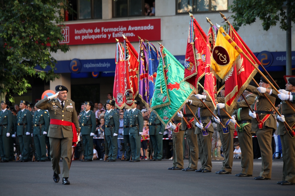 Homenaje a la Bandera y las Fuerzas Armadas? en Badajoz