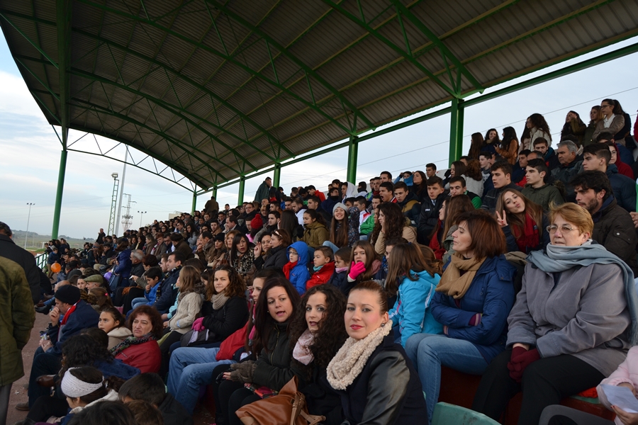 Imágenes del torneo benéfico de fútbol de Valverde de Leganés - Parte II