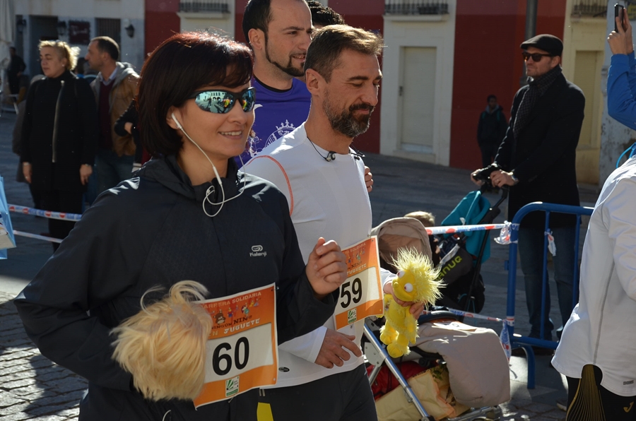 Cerca de 200 corredores participan en la carrera solidaria “Ningún Niñ@ sin juguete” Parte 1