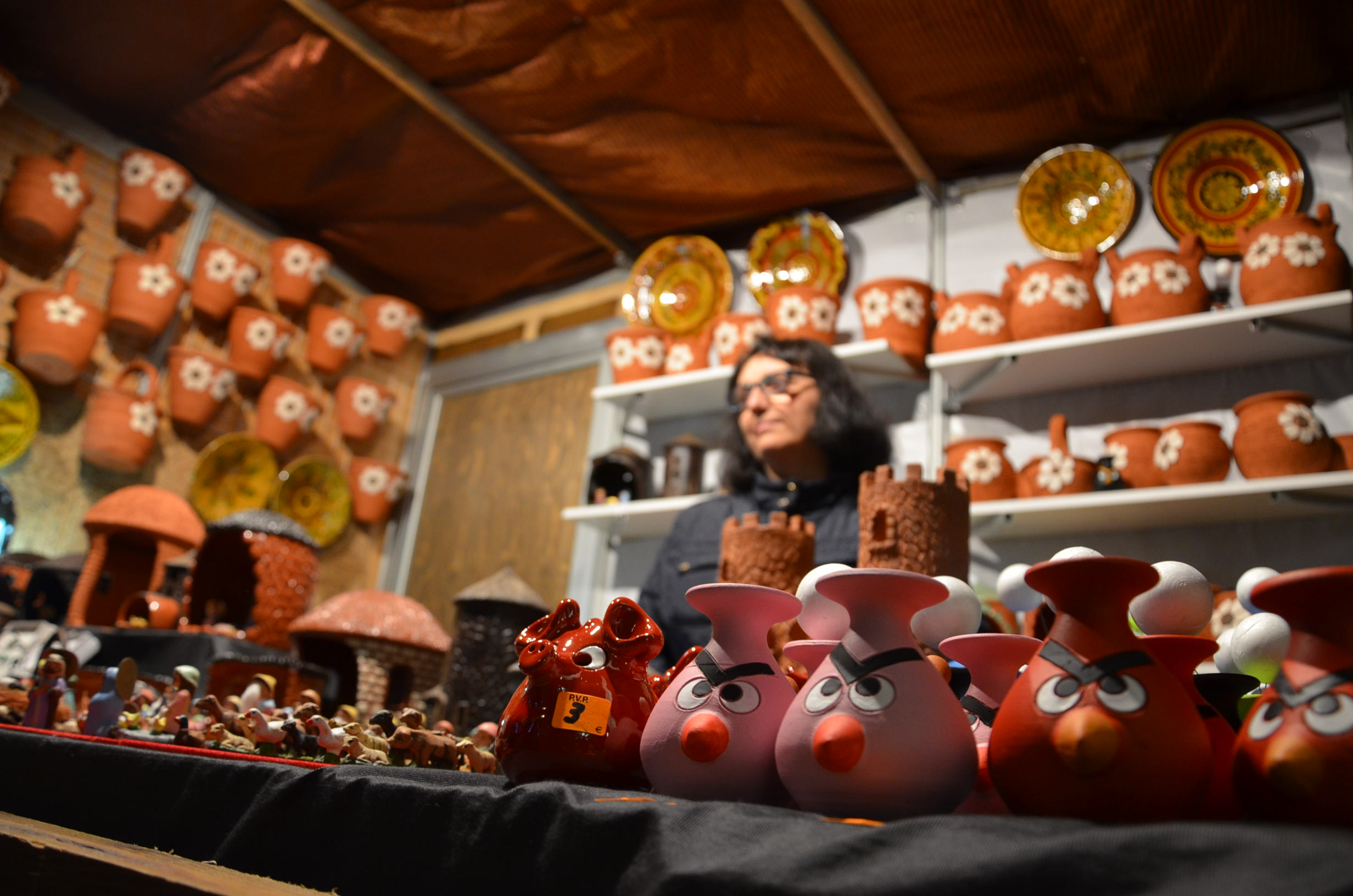 Mercadillo navideño en el Paseo de San Francisco de Badajoz - REPOR - 