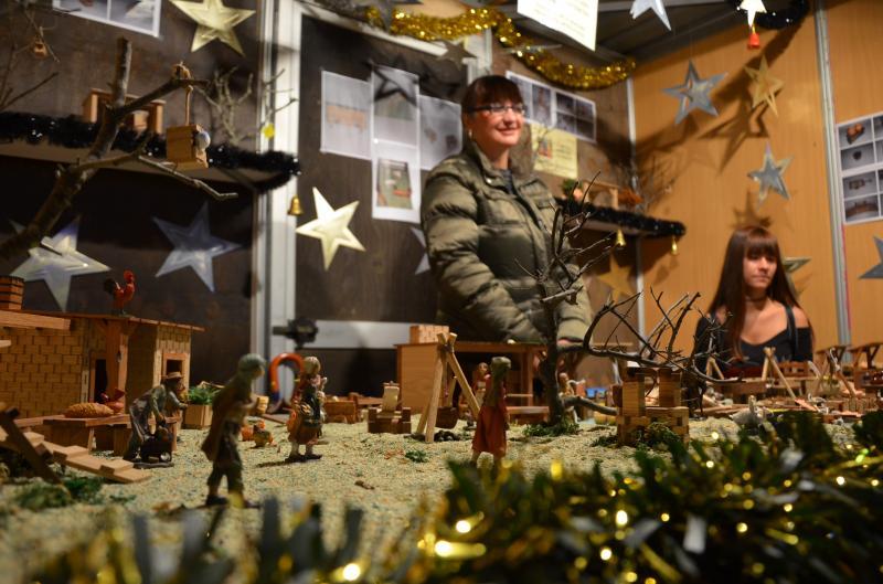 Mercadillo navideño en el Paseo de San Francisco de Badajoz - REPOR - 