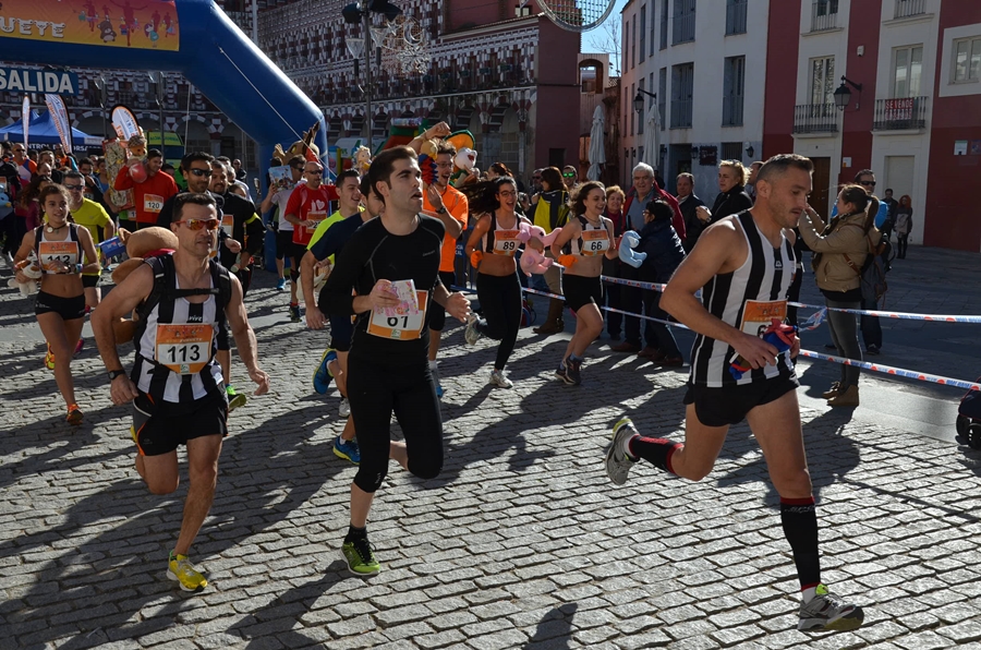 Cerca de 200 corredores participan en la carrera solidaria “Ningún Niñ@ sin juguete”