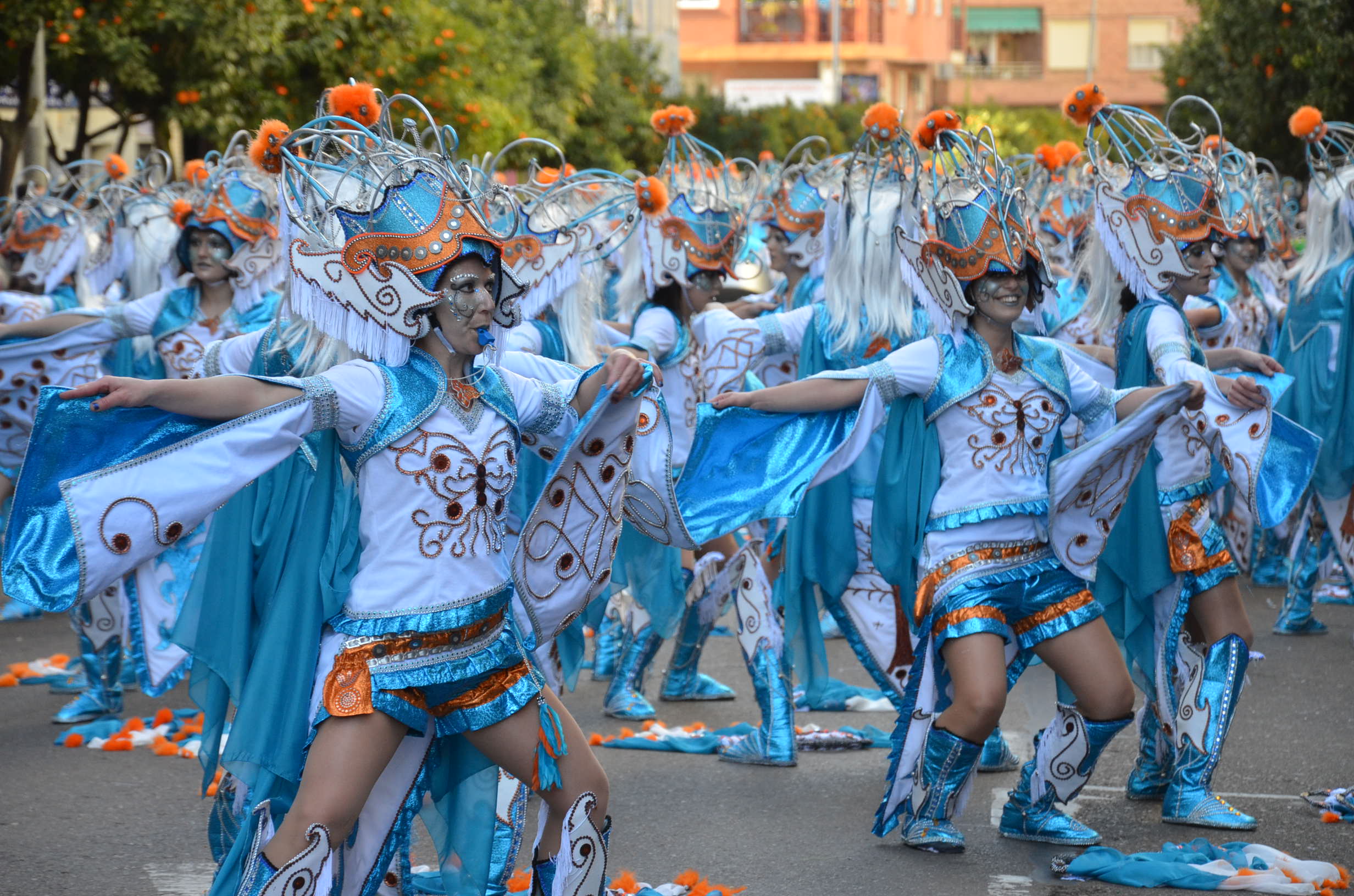 Las 40 mejores imágenes grupales del Desfile de Comparsas, parte 2