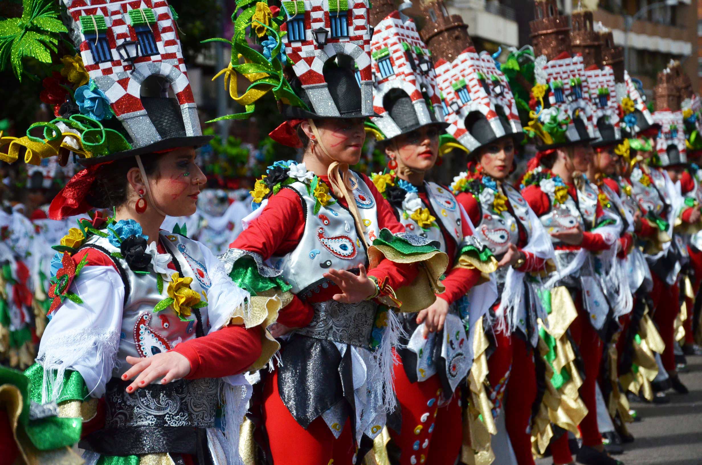 Las 40 mejores imágenes grupales del Desfile de Comparsas, parte 2