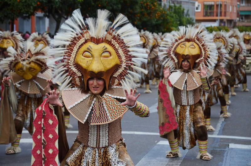 Las 40 mejores imágenes grupales del Desfile de Comparsas, parte 1