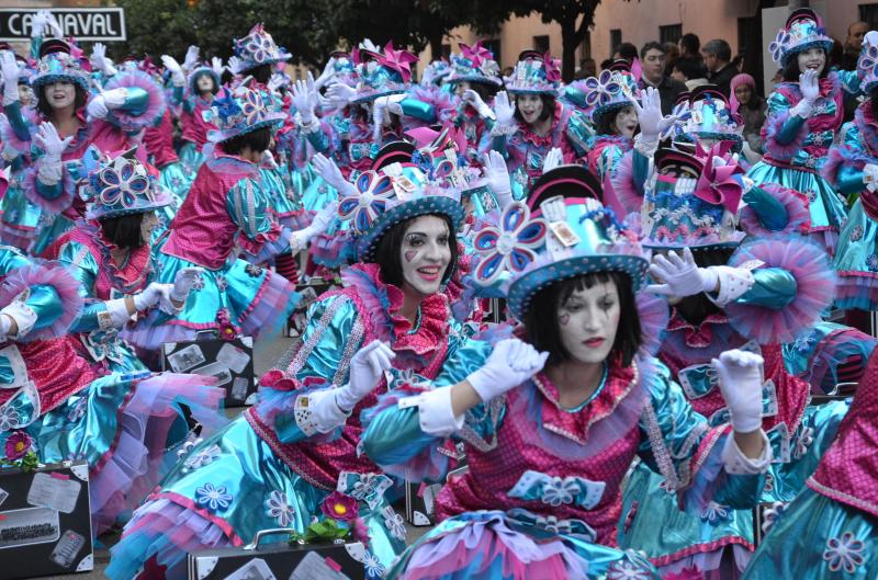 Las 40 mejores imágenes grupales del Desfile de Comparsas, parte 1