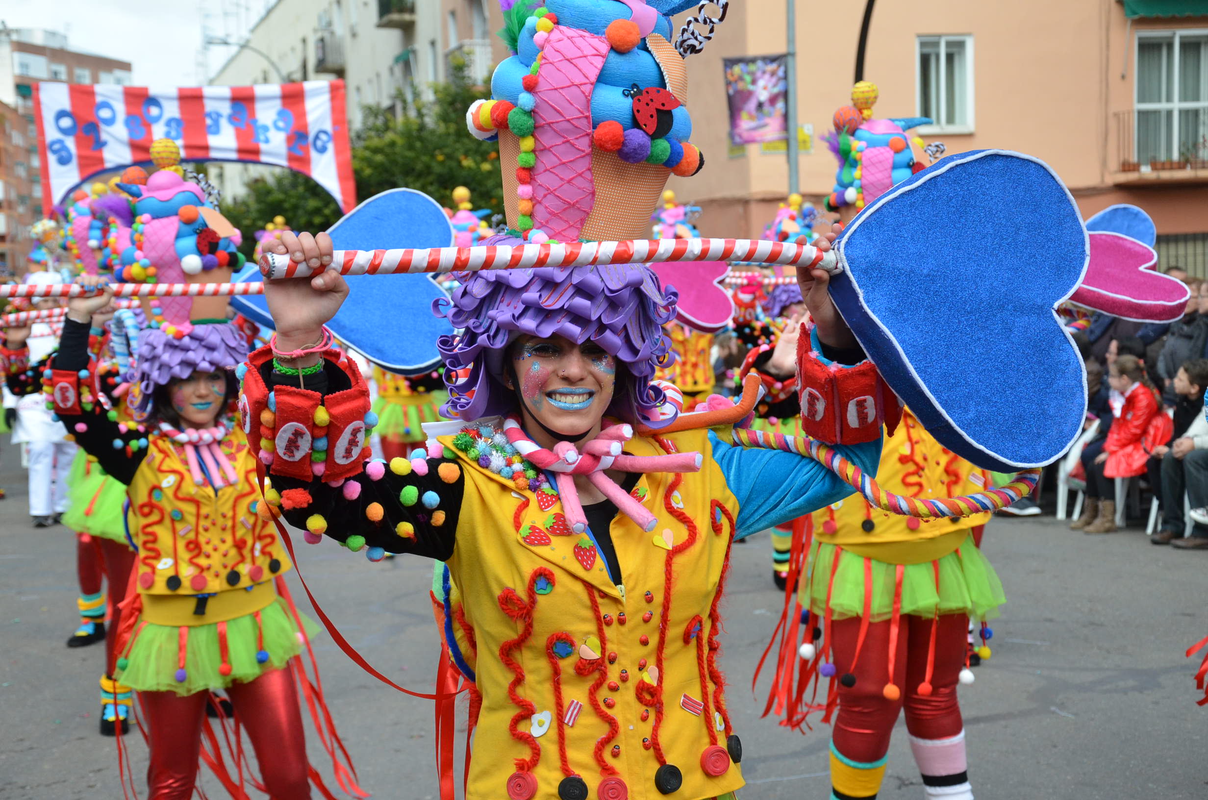 Las 40 mejores imágenes grupales del Desfile de Comparsas, parte 2