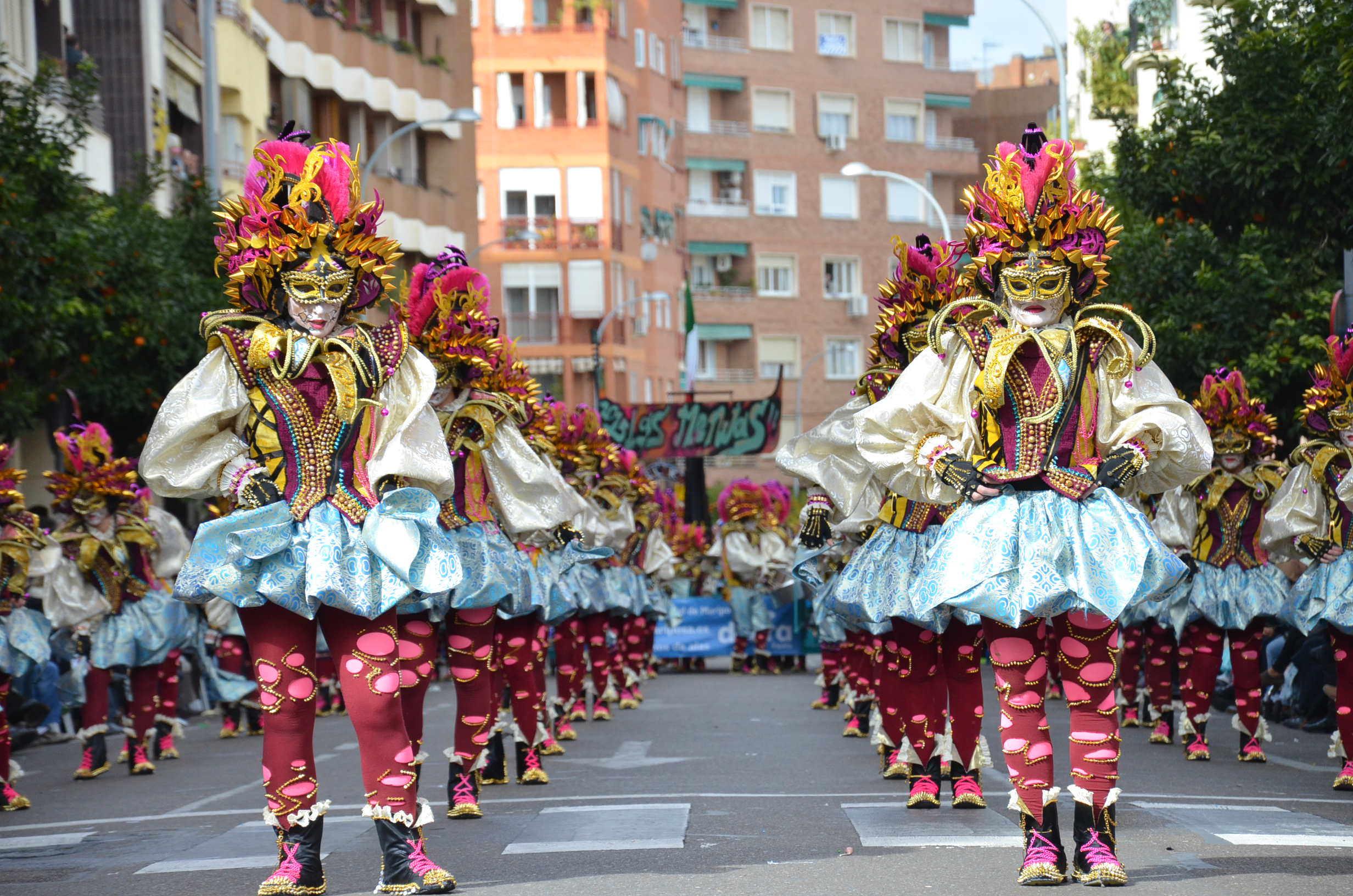 Las 40 mejores imágenes grupales del Desfile de Comparsas, parte 2