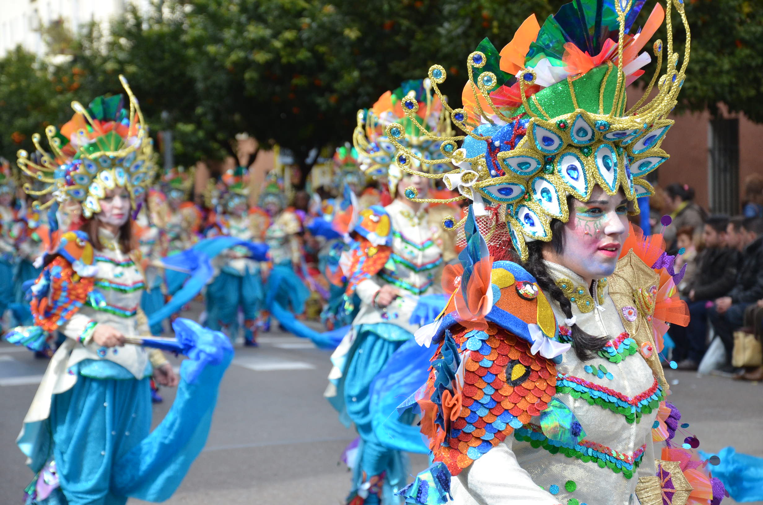 Las 40 mejores imágenes grupales del Desfile de Comparsas, parte 1