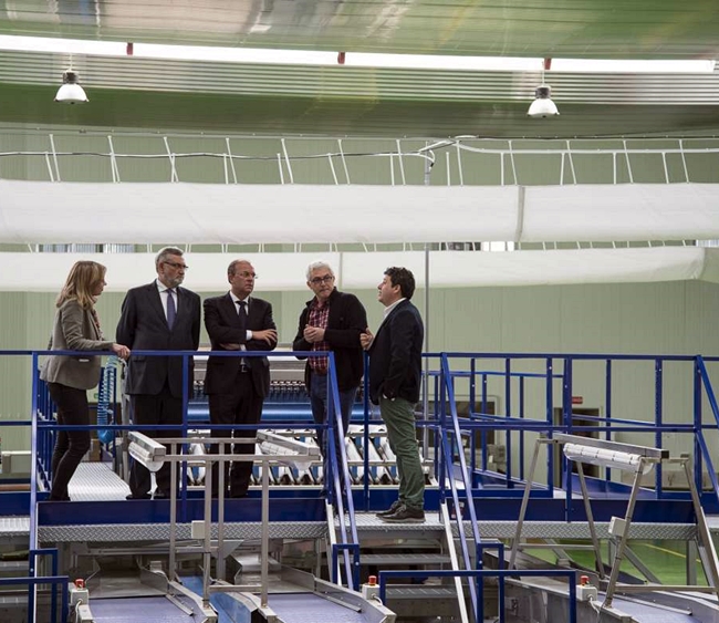 Monago visita la Central Hortofrutícola ‘Campo y Tierra del Jerte’