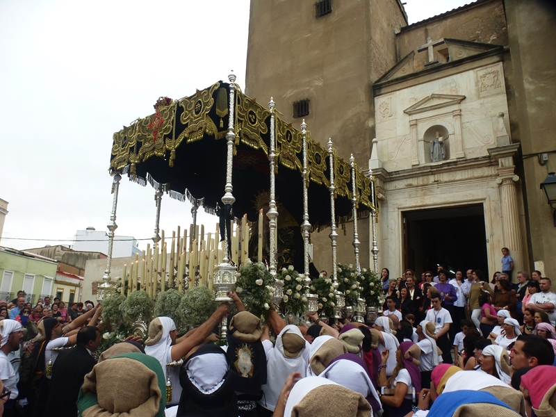 Las mejores imágenes del Viernes Santo en Badajoz