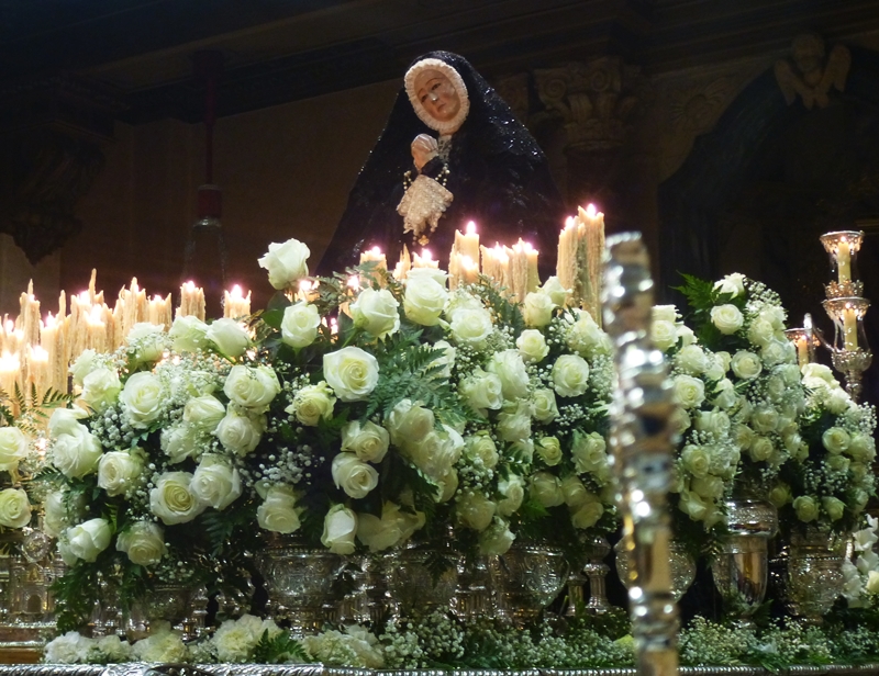 Las mejores imágenes del Viernes Santo en Badajoz
