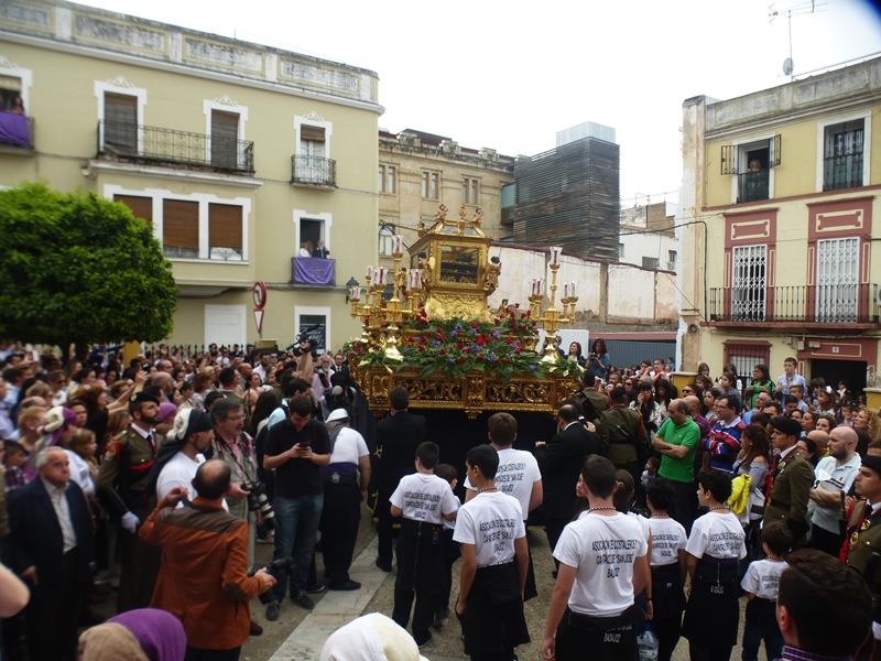 Las mejores imágenes del Viernes Santo en Badajoz