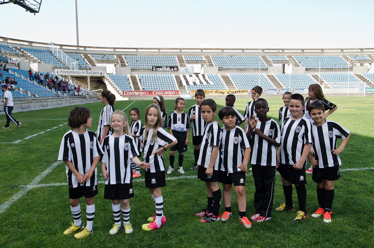 El CD. Badajoz vence al Brocense y espera la liguilla