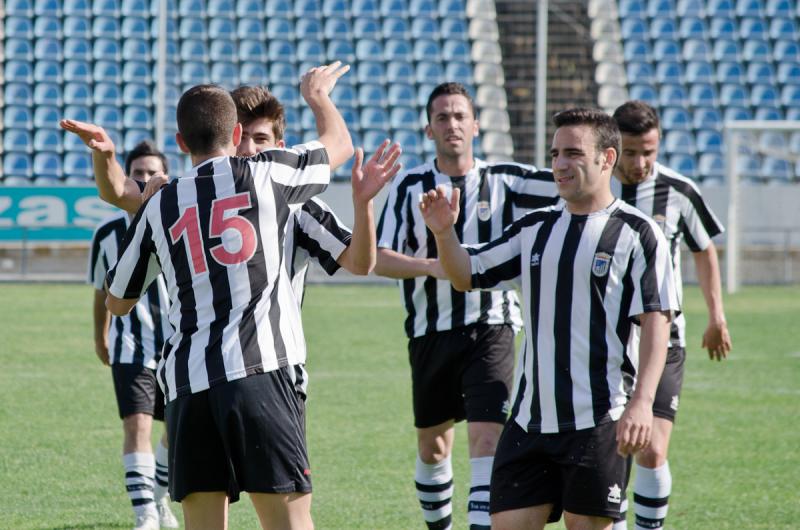 El CD. Badajoz vence al Brocense y espera la liguilla