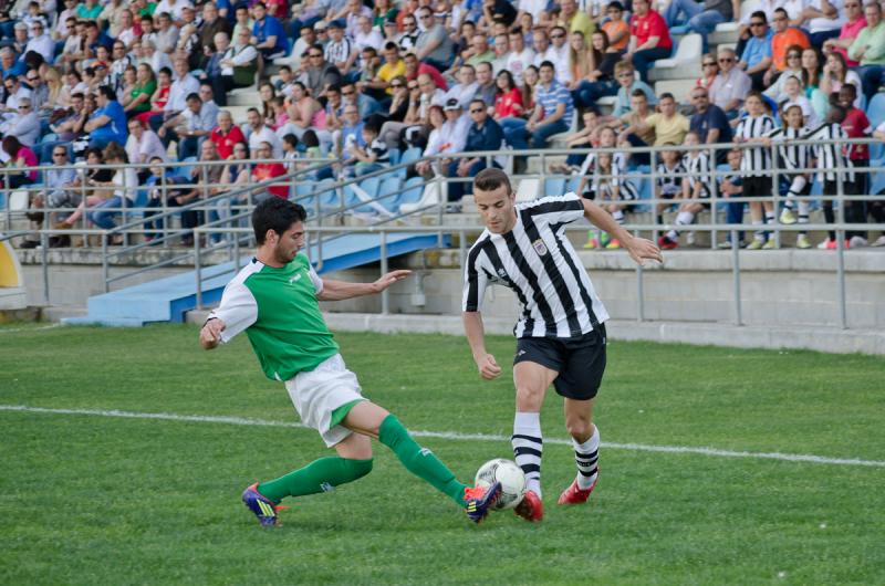 El CD. Badajoz vence al Brocense y espera la liguilla