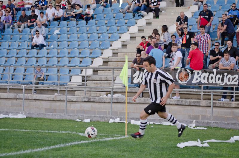 El CD. Badajoz vence al Brocense y espera la liguilla