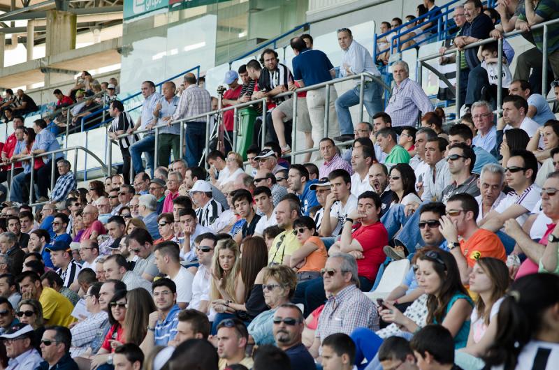 El CD. Badajoz vence al Brocense y espera la liguilla