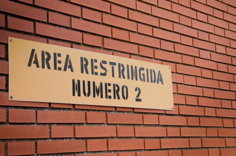El Príncipe Felipe visita la Base de Talavera la Real