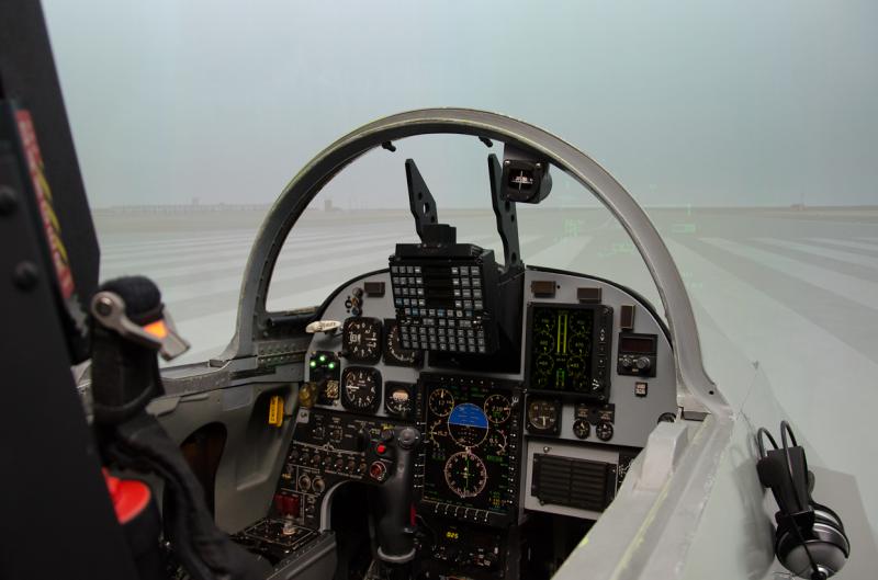 El Príncipe Felipe visita la Base de Talavera la Real