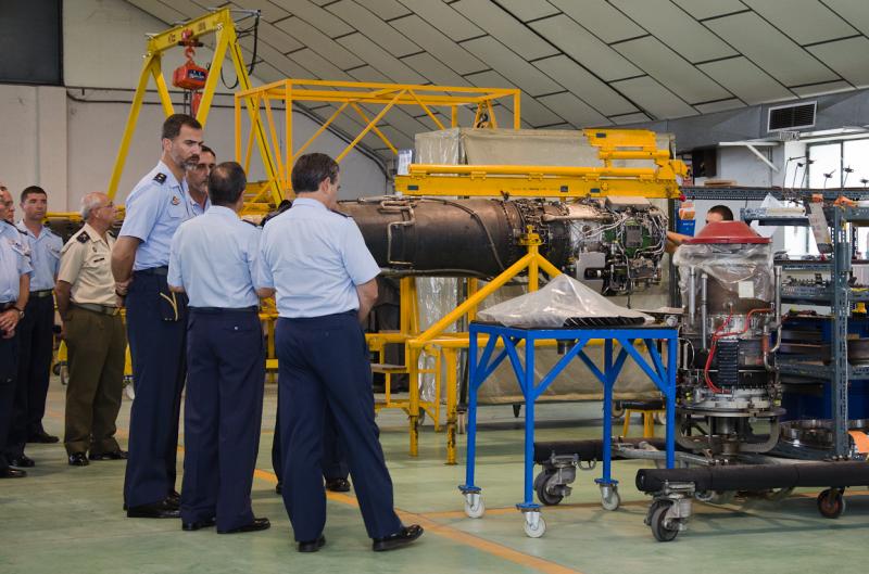 El Príncipe Felipe visita la Base de Talavera la Real