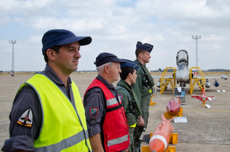 El Príncipe Felipe visita la Base de Talavera la Real