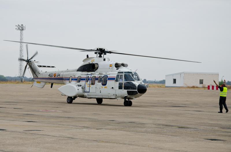 El Príncipe Felipe visita la Base de Talavera la Real