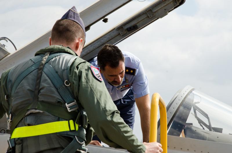El Príncipe Felipe visita la Base de Talavera la Real