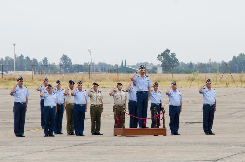 El Príncipe Felipe visita la Base de Talavera la Real