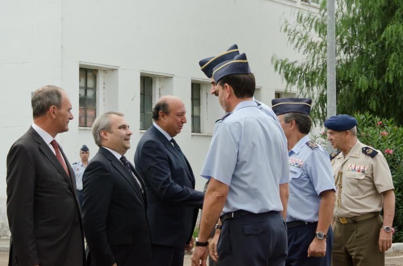 El Príncipe Felipe visita la Base de Talavera la Real