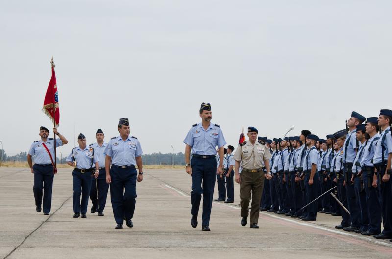 El Príncipe Felipe visita la Base de Talavera la Real