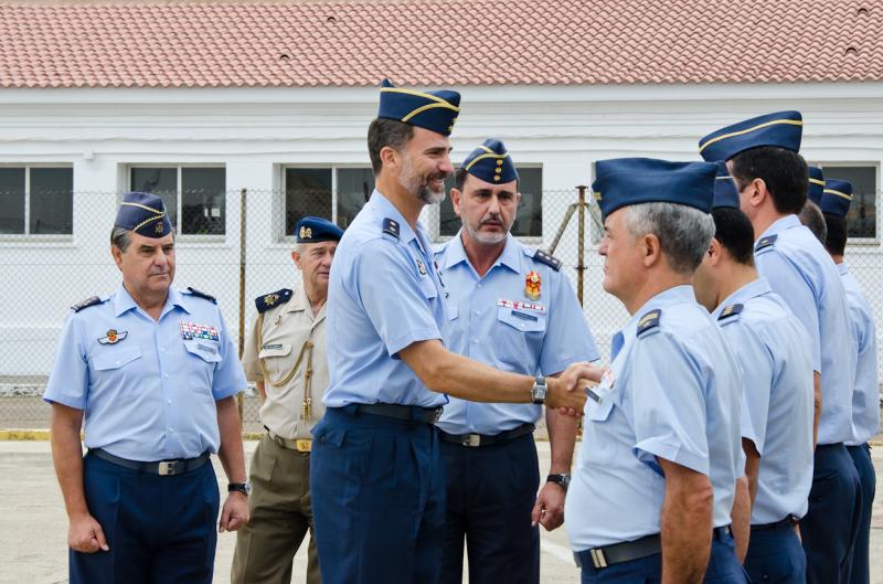 El Príncipe Felipe visita la Base de Talavera la Real