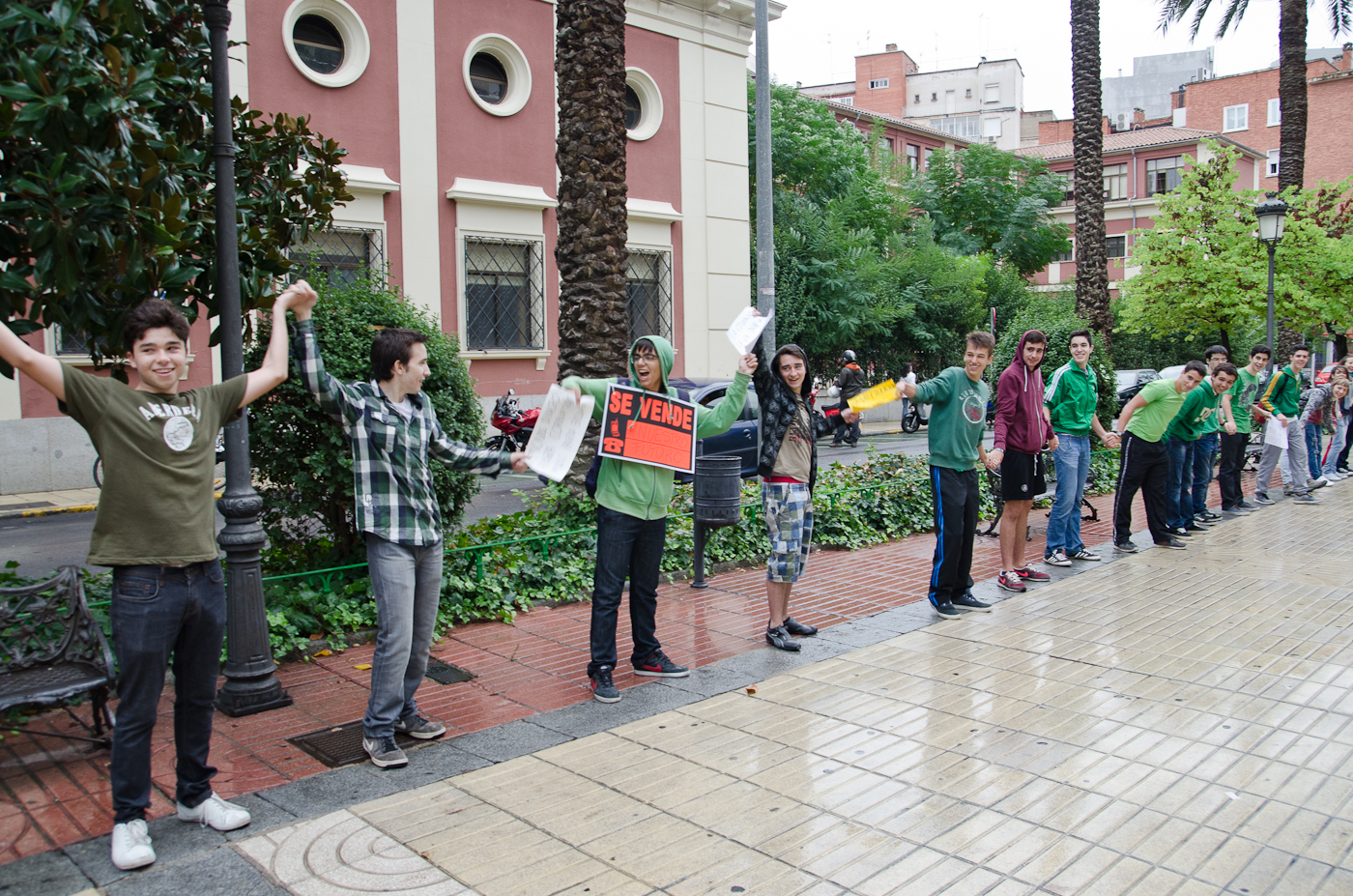 Cadena humana en Badajoz contra la Ley Wert