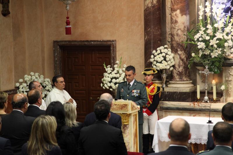 El ministro del Interior asiste a una ofrenda floral a la Patrona de Badajoz