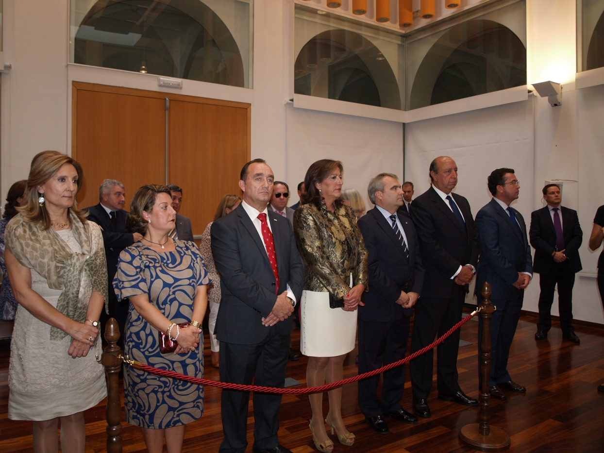 Imágenes de la llegada del ministro a Badajoz y del acto del Cupón de la ONCE