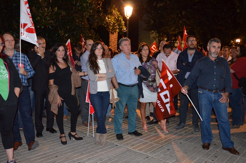 Imágenes de la manifestación contra el trabajo precario en Badajoz