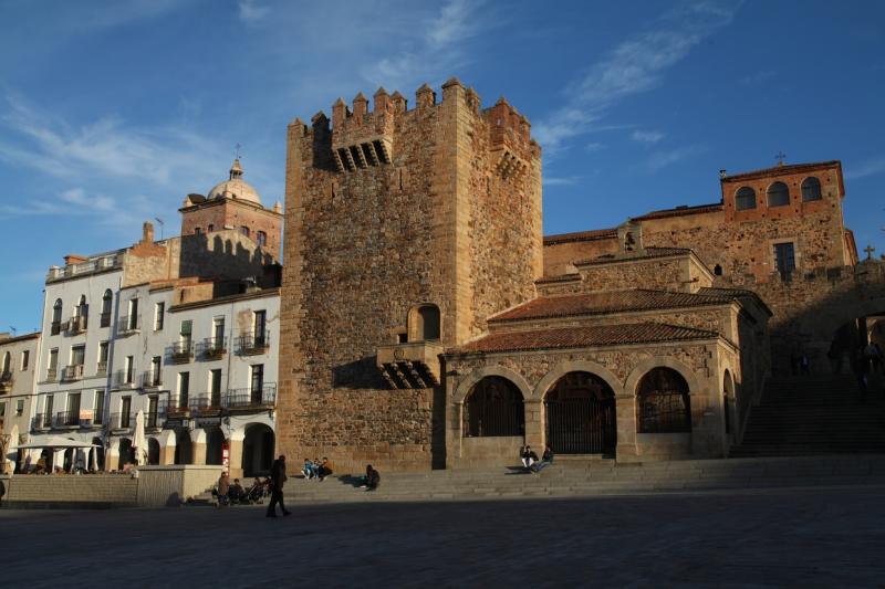Paseo por la Cáceres más monumental II Paseo por la Cáceres más monumental II
