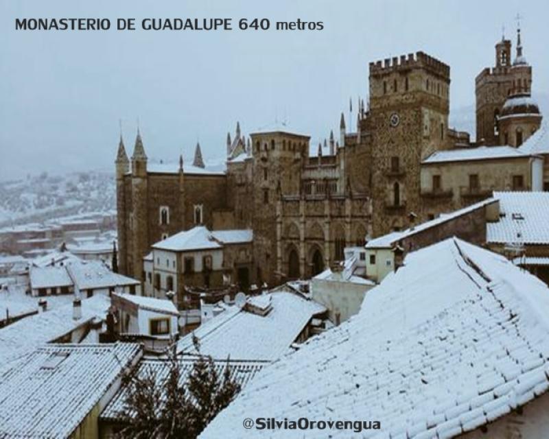 La nieve visita Extremadura por encima de los 500 metros de altitud