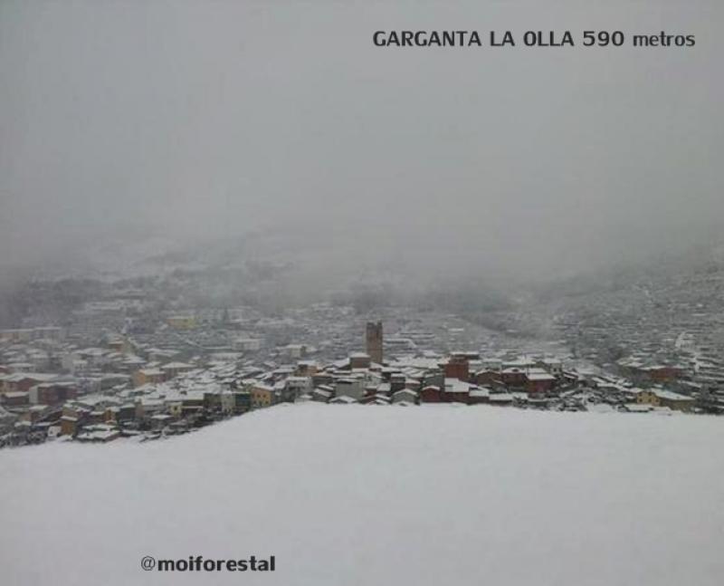 La nieve visita Extremadura por encima de los 500 metros de altitud