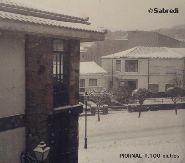 La nieve visita Extremadura por encima de los 500 metros de altitud