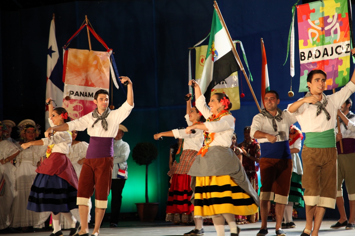 Imágenes del Festival Folklórico de Extremadura