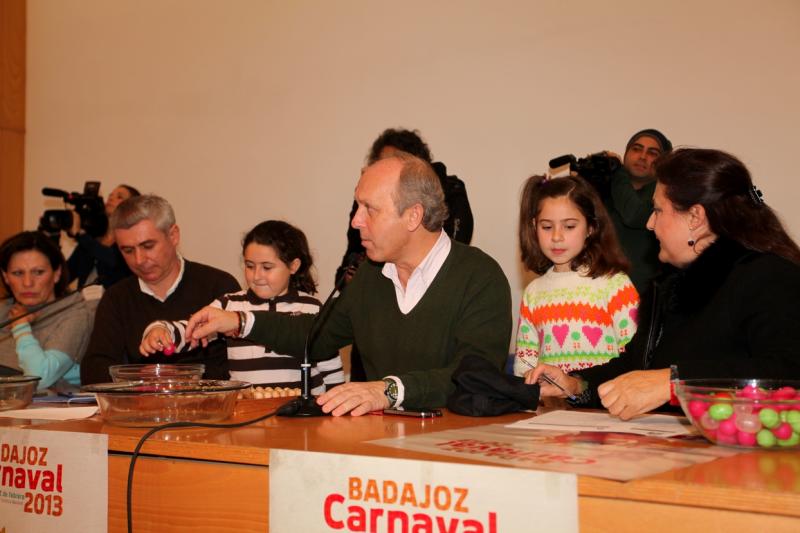 Sorteo del desfile de comparsas del Carnaval de Badajoz