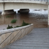 El caudal del Guadiana en Badajoz alcanza al Paseo Fluvial