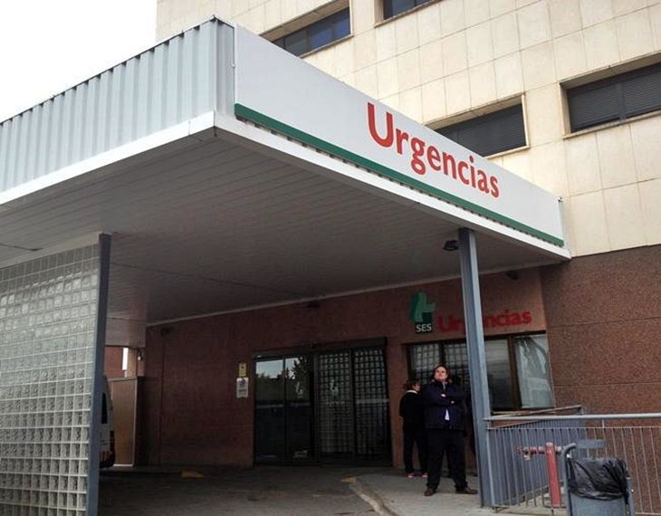 Herido grave en la colisión de una turismo y una moto en Badajoz